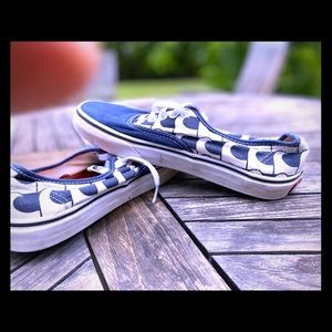 Retro wave vans
